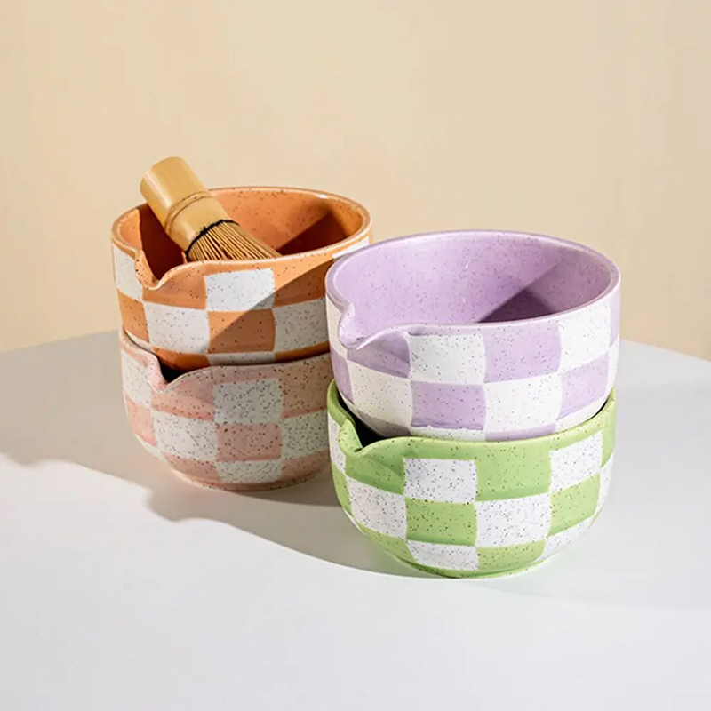 Checkered Ceramic Matcha Bowl – Large Capacity, Heat-Resistant Bowl